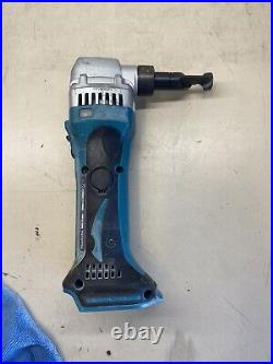 Makita 18V LXT Cordless 16 Gauge Nibbler XNJ01 Tool Only