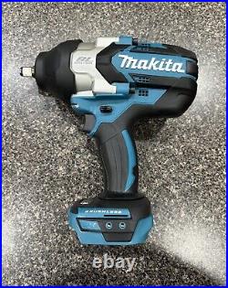 Makita XWT08 18-Volt 1/2-Inch Cordless Impact Wrench with Charger & Battery